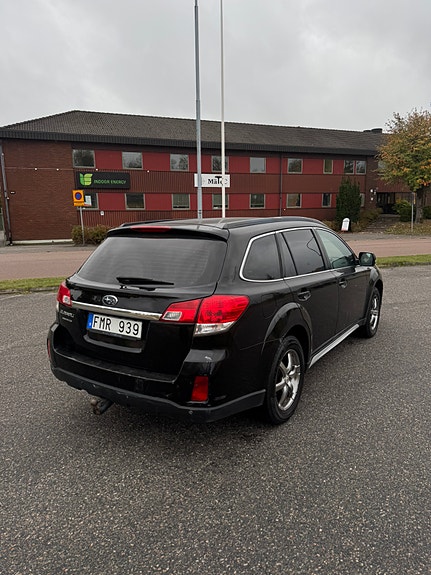 Subaru Outback 5 of 17