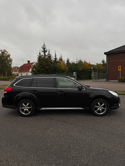 Subaru Outback 6 of 17