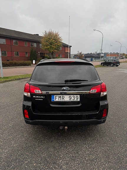 Subaru Outback 4 of 17