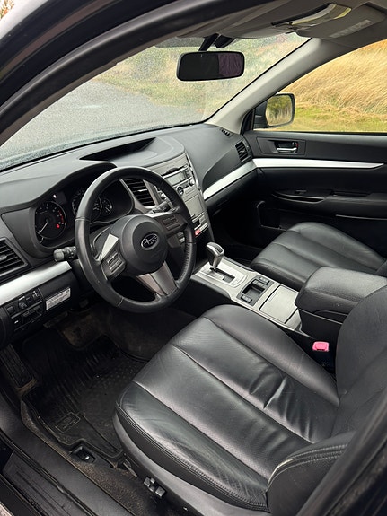 Subaru Outback 8 of 17