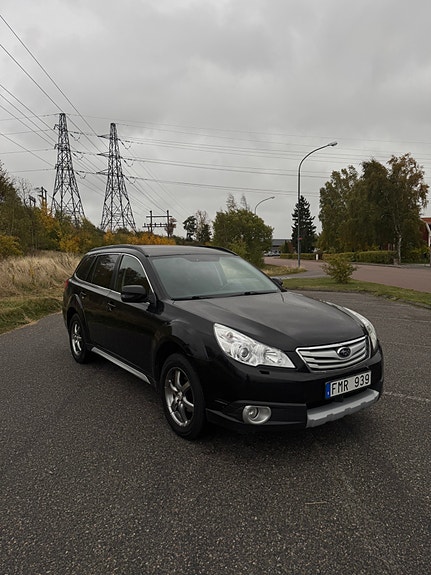 Subaru Outback 7 of 17