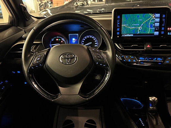Toyota C-HR 26 of 29