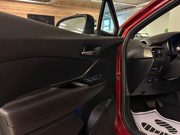 Toyota C-HR 19 of 29