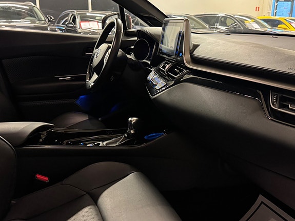 Toyota C-HR 24 of 29