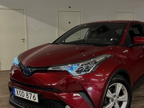 Toyota C-HR 4 of 29
