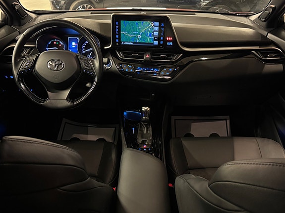 Toyota C-HR 25 of 29