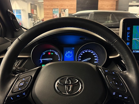 Toyota C-HR 28 of 29
