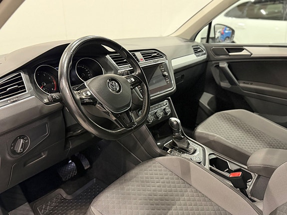 Volkswagen Tiguan 10 of 28