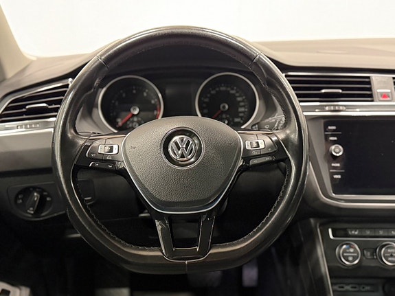 Volkswagen Tiguan 16 of 28