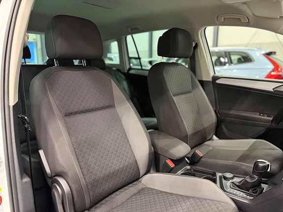Volkswagen Tiguan 14 of 28