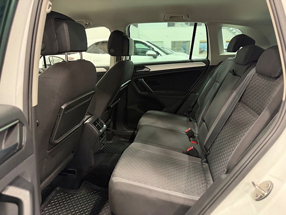 Volkswagen Tiguan 24 of 28