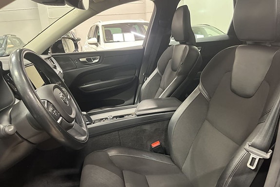 Volvo XC60 9 of 23