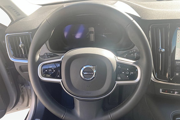 Volvo V90 7 of 9