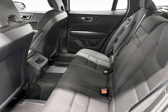Volvo V60 Cross Country 9 of 10