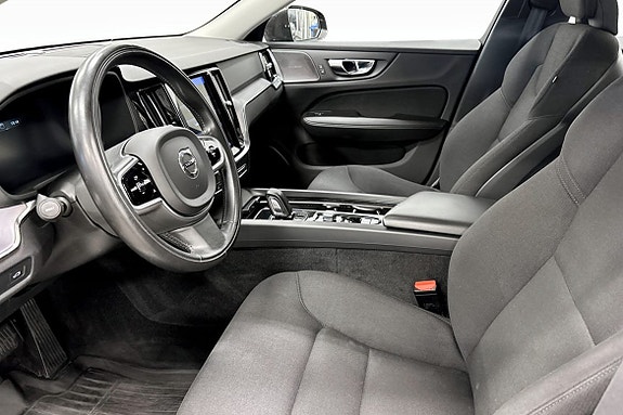 Volvo V60 Cross Country 6 of 10