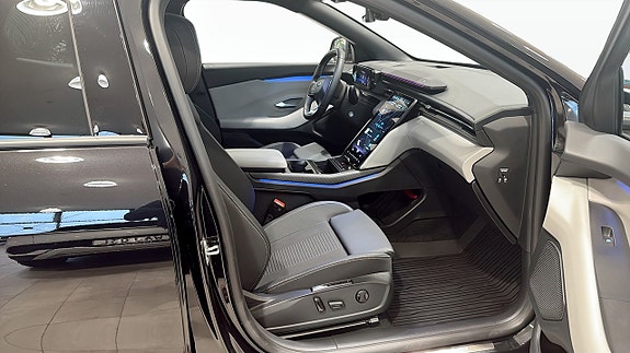 Ford Explorer 3 of 18