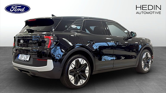 Ford Explorer 2 of 18