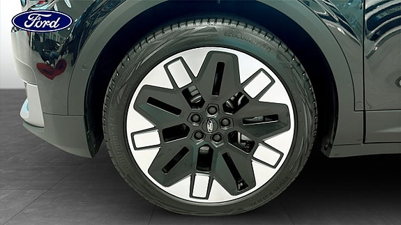 Ford Explorer 9 of 18