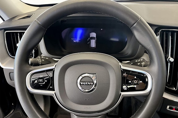 Volvo XC60 7 of 9