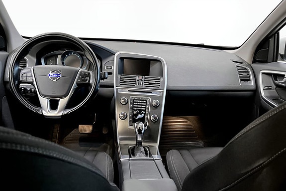 Volvo XC60 7 of 12