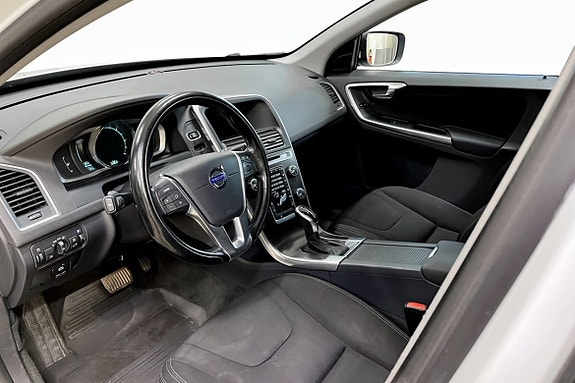 Volvo XC60 8 of 12