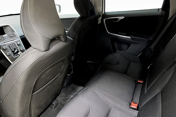 Volvo XC60 11 of 12