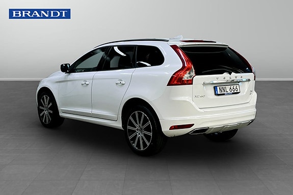 Volvo XC60 3 of 12
