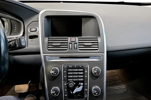 Volvo XC60 9 of 12