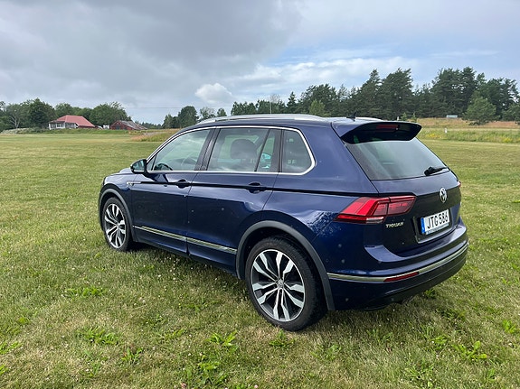 Volkswagen Tiguan 3 of 9