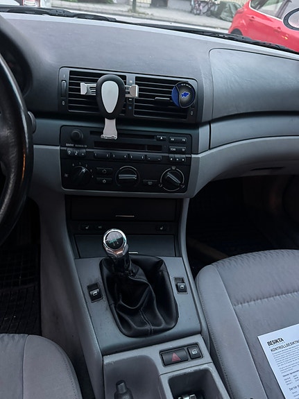 BMW 318i 9 of 9
