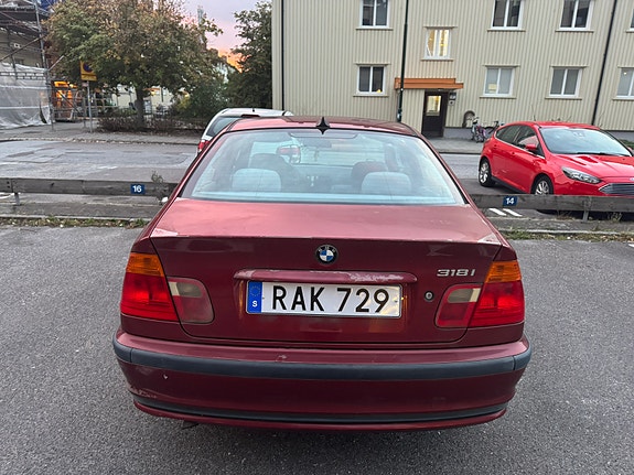 BMW 318i 5 of 9