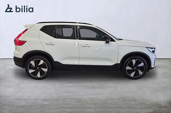 Volvo EX40 18 of 22