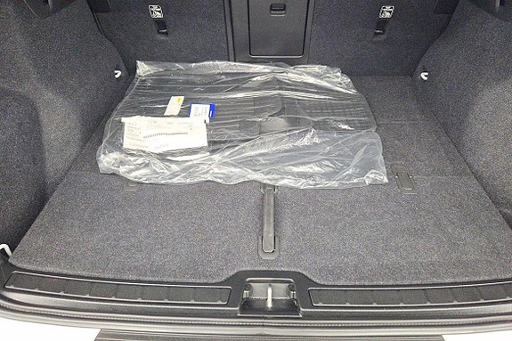 Volvo EX40 12 of 22