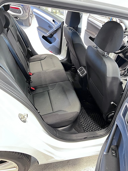 Volkswagen Golf VII 5 of 10