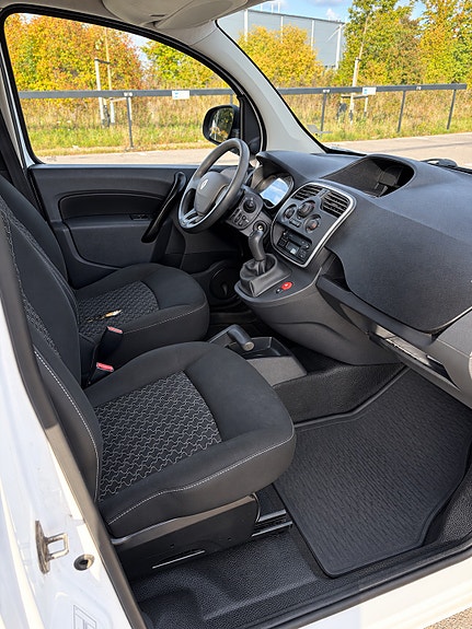 Renault Kangoo Express 21 of 26