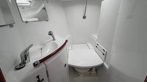 Beneteau Oceanis Clipper 42 CC 2005 Finland 12 of 12