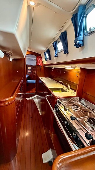 Beneteau Oceanis Clipper 42 CC 2005 Finland 10 of 12