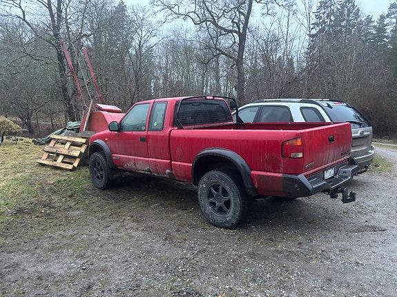 Chevrolet S10 2 of 4