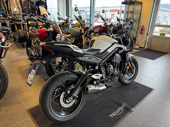 Triumph Street Triple 765 R 3 of 4