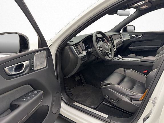 Volvo XC60 23 of 30