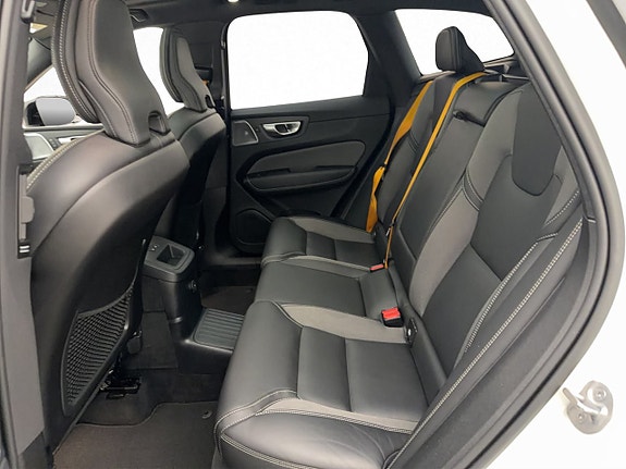 Volvo XC60 19 of 30