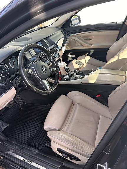 BMW 520d 3 of 5