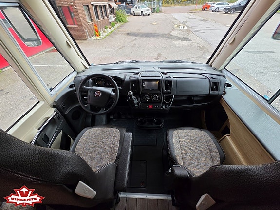 Knaus SKY I 700 LG *Tvärbädd *Taksäng *Truma 15 of 21