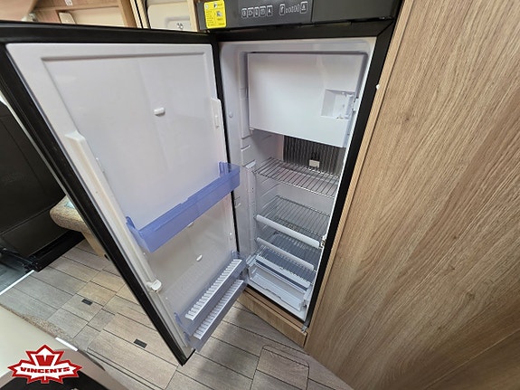 Knaus SKY I 700 LG *Tvärbädd *Taksäng *Truma 6 of 21