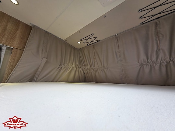Knaus SKY I 700 LG *Tvärbädd *Taksäng *Truma 11 of 21