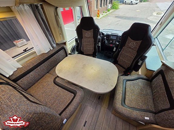 Knaus SKY I 700 LG *Tvärbädd *Taksäng *Truma 3 of 21