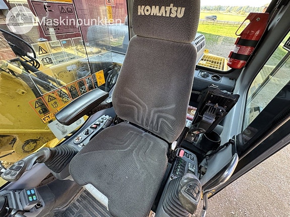 Komatsu PW140 10 of 27