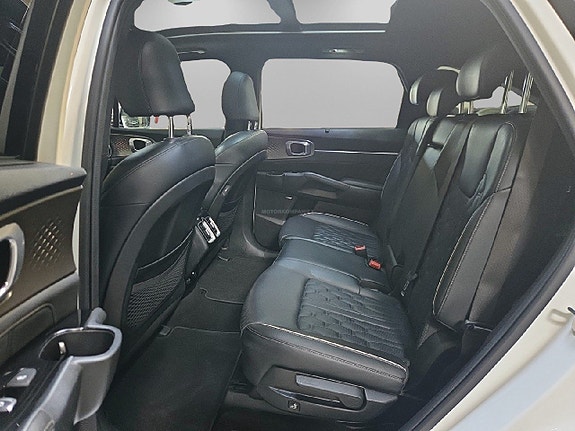 Kia Sorento 9 of 15