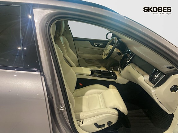 Volvo V60 12 of 30