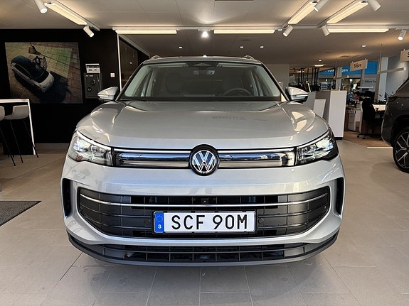 Volkswagen Tiguan 2 of 22